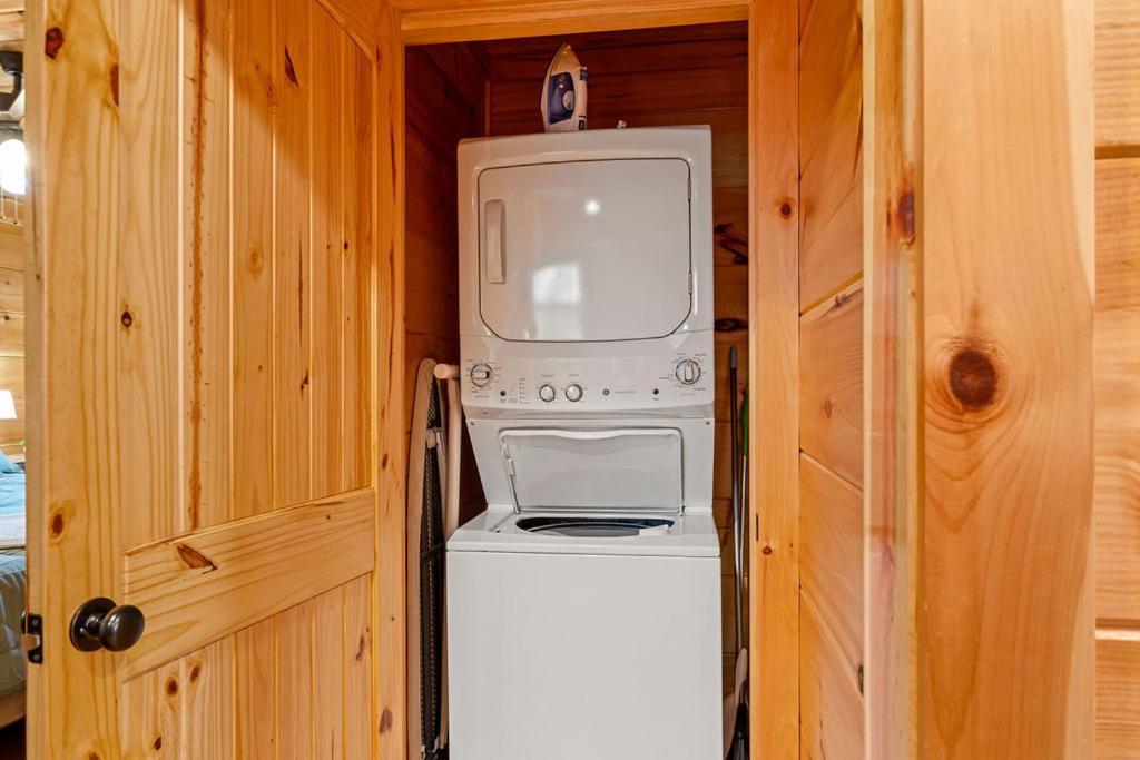 Bobcat Den By Eden Crest Gatlinburg Exterior foto