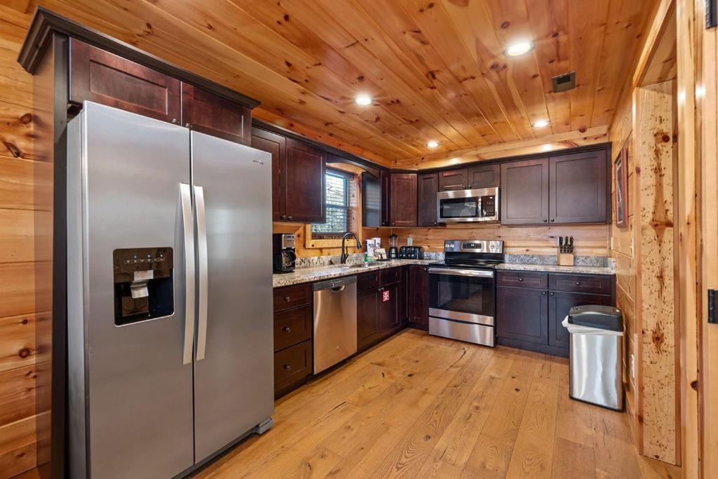 Bobcat Den By Eden Crest Gatlinburg Exterior foto